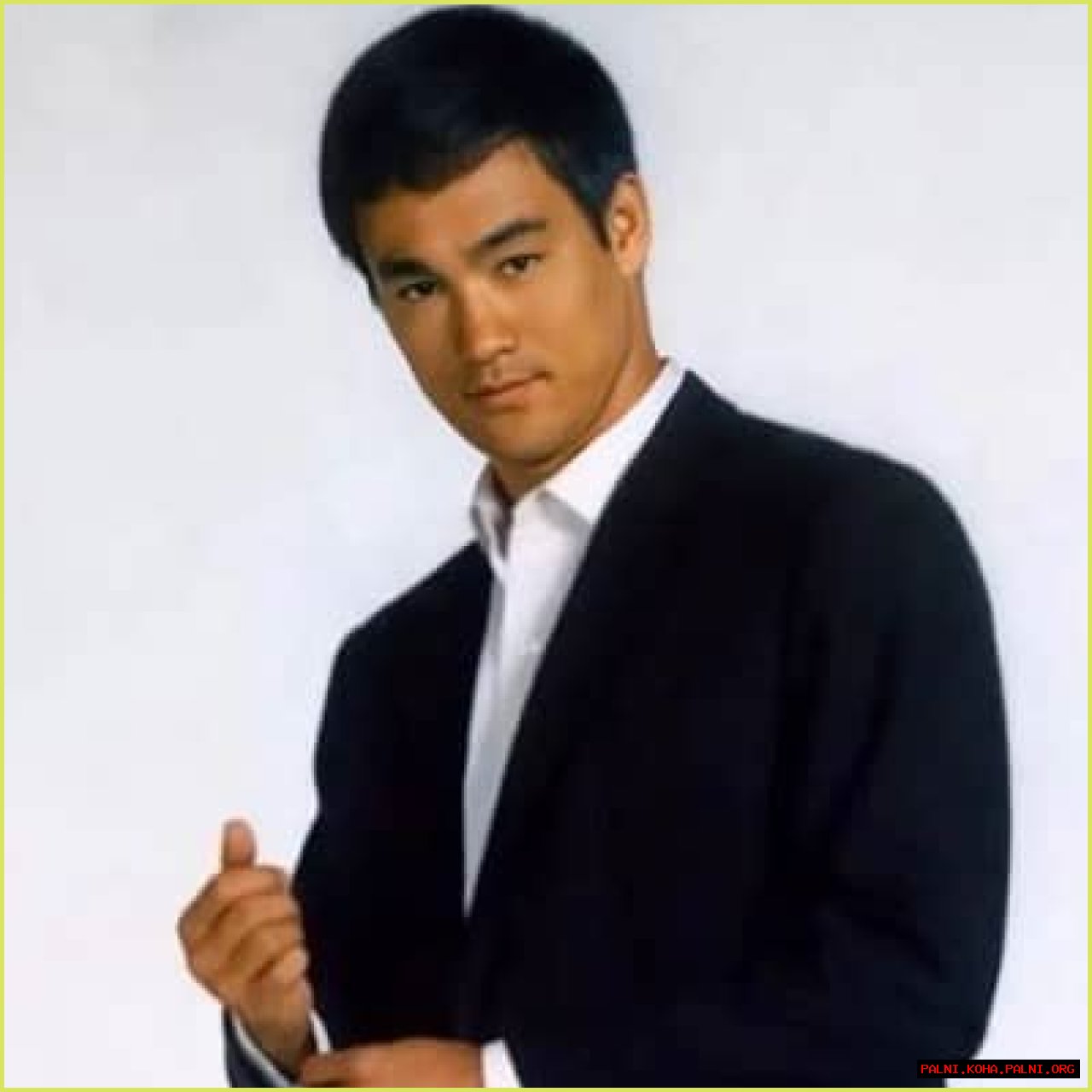 Bruce Lee net worth, Bio, Early Life, Education, Death, Body Measurements, Career, Achievements, Endorsements, Relationship Status, Social Media